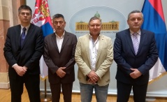 6. jun 2016. Narodni poslanici sa srpskim poslanikom Skupštine Beča